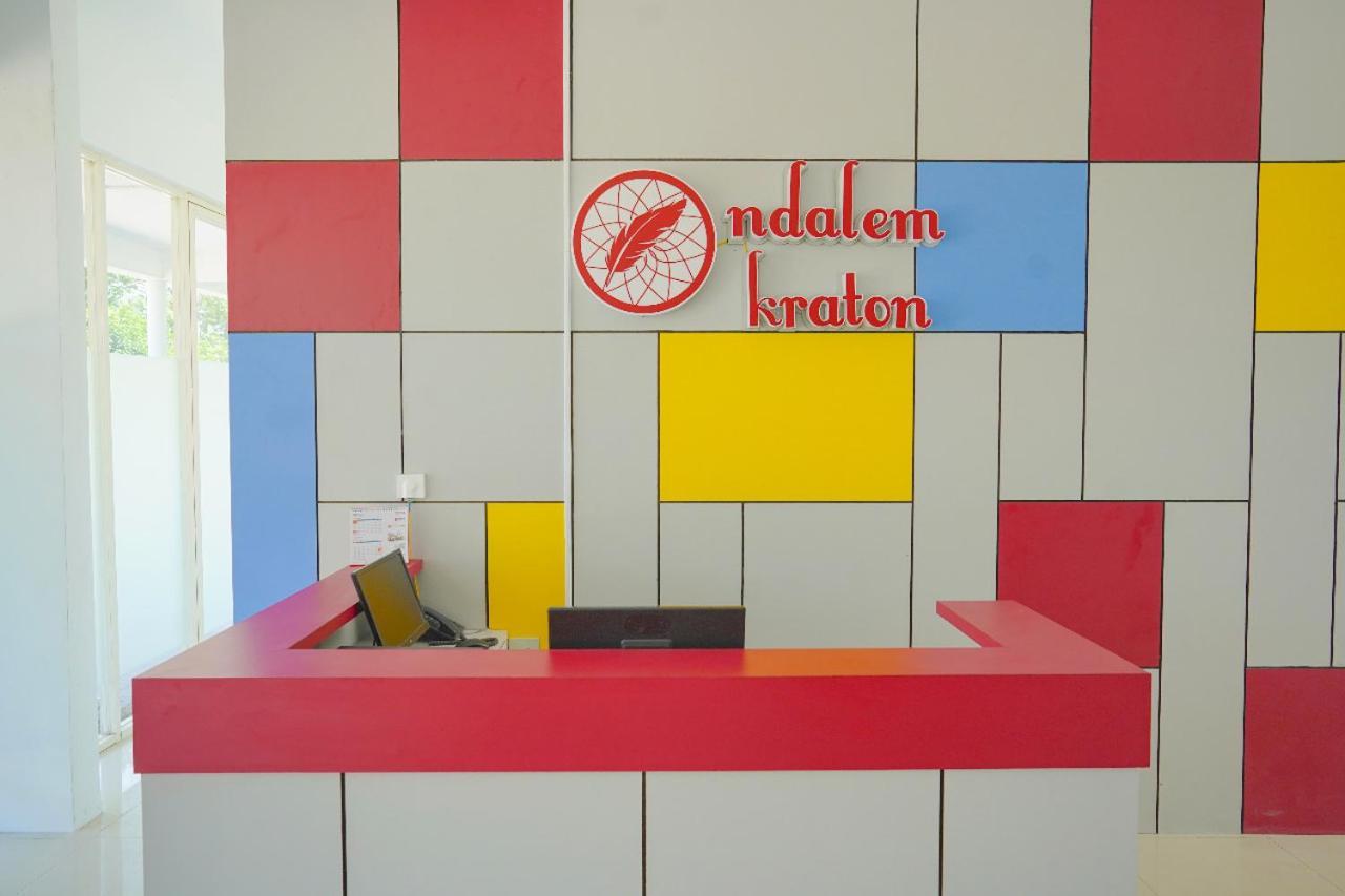 Ndalem Kraton Hotel Sidoarjo Eksteriør bilde