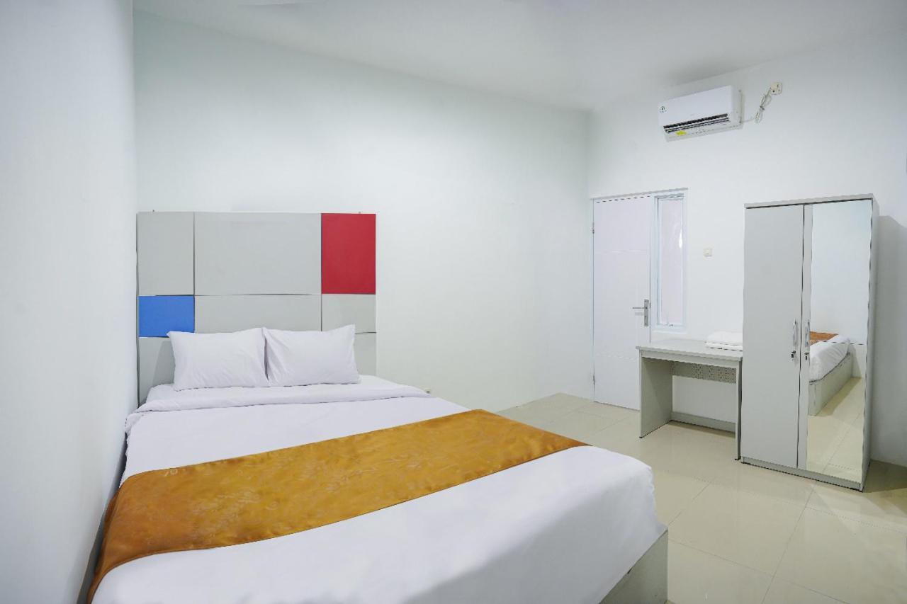 Ndalem Kraton Hotel Sidoarjo Eksteriør bilde